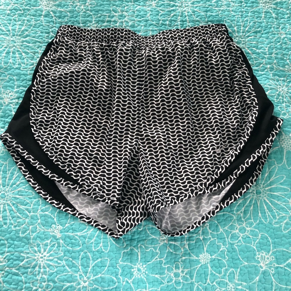 Nike Dri-Fit Black/White Patterned Running Shorts